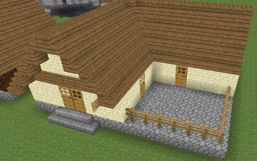 Большой дом с патио в стиле Ultima Online для Майнкрафт — скриншот 3